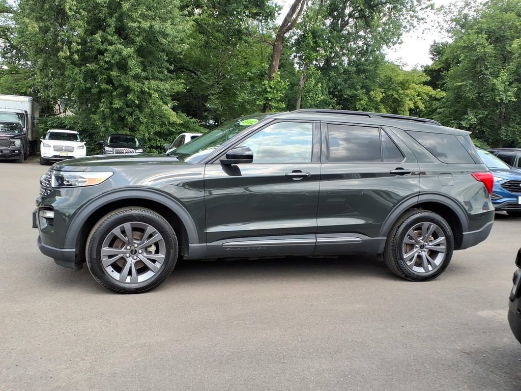 Used 2022 Ford Explorer XLT w/ Equipment Group 202A AWD/4WD image 11