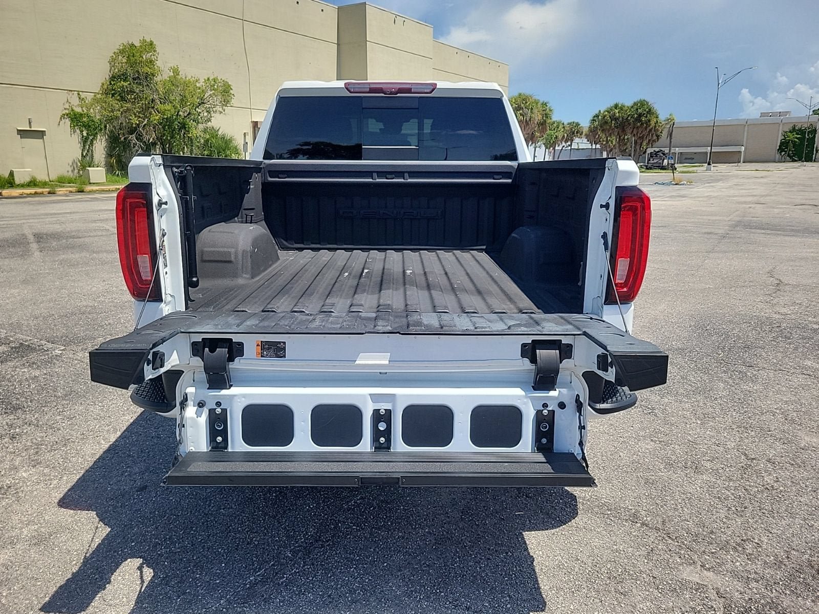 Certified 2023 GMC Sierra 1500 Denali w/ Technology Package AWD/4WD image 8