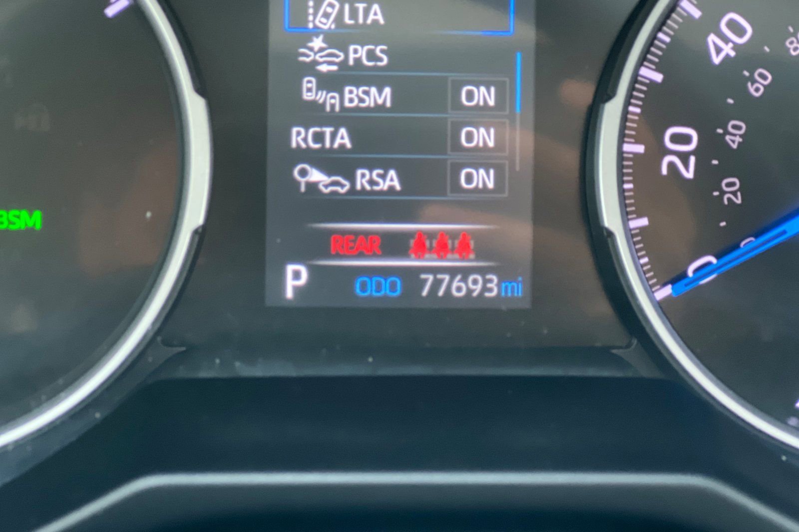 Used 2022 Toyota RAV4 XLE Premium image 25