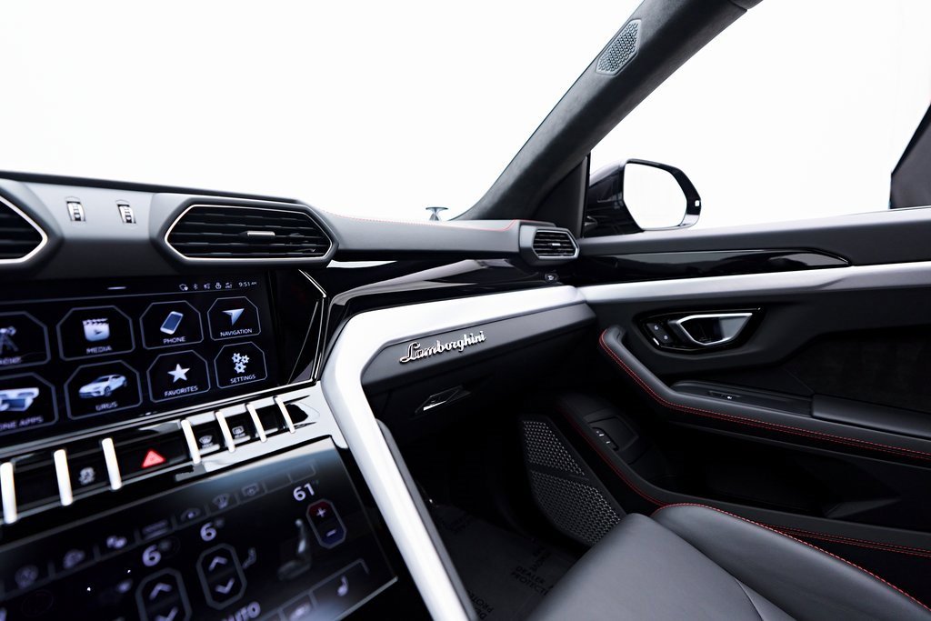 Used 2022 Lamborghini Urus image 85
