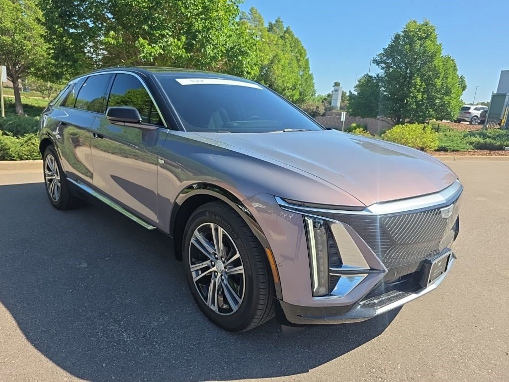 Used 2026 Cadillac Lyriq Premium Luxury AWD/4WD image 9