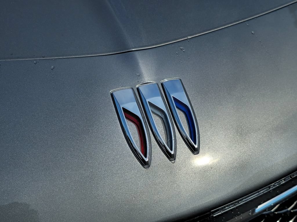 Used 2024 Buick Encore GX Avenir w/ Avenir Convenience Package FWD image 30