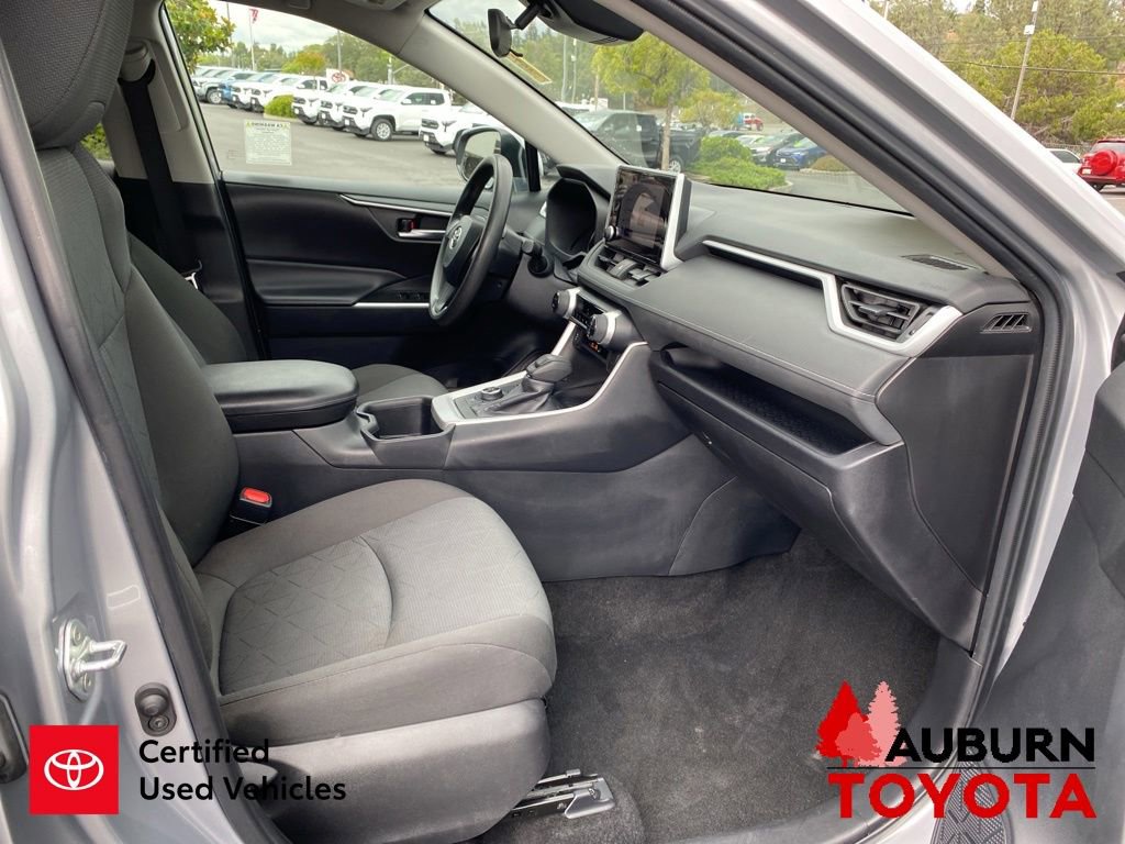 Used 2024 Toyota RAV4 XLE AWD/4WD image 16