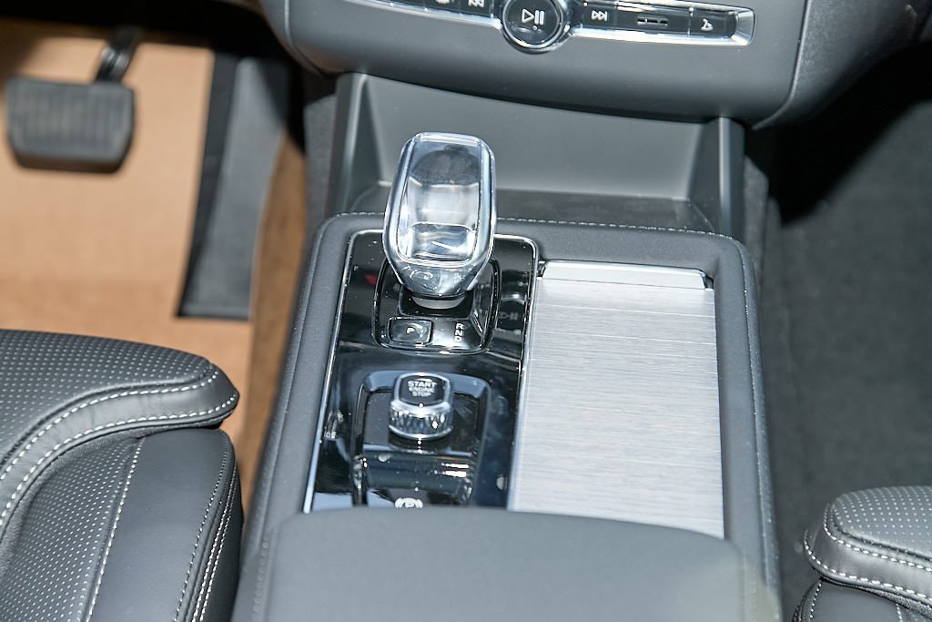 New 2026 Volvo XC90 B6 Ultra w/ Protection Package image 30