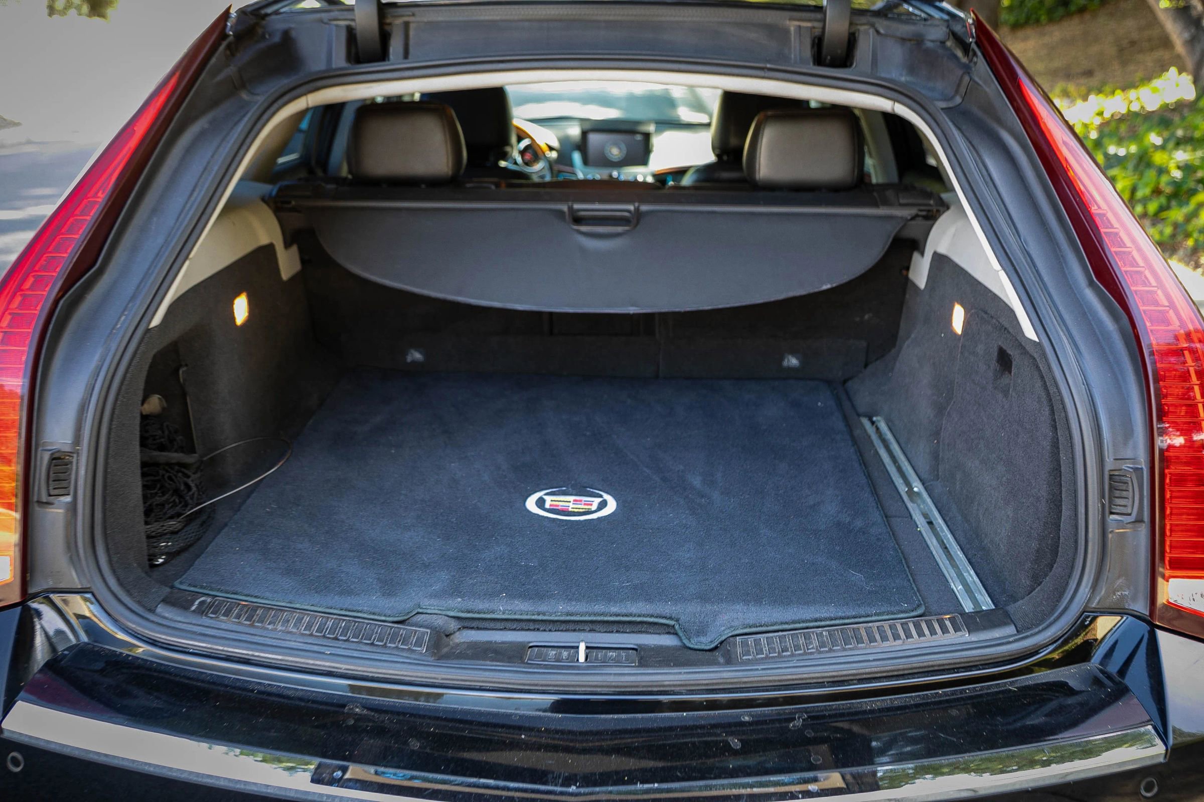 Used 2010 Cadillac CTS Premium image 37