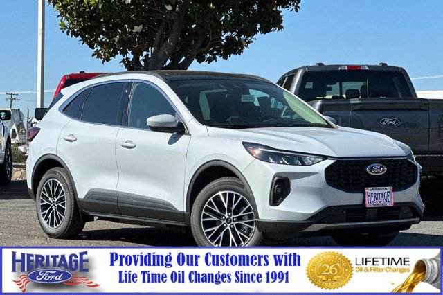 New 2025 Ford Escape SE w/ Class II Trailer Tow Package image 2