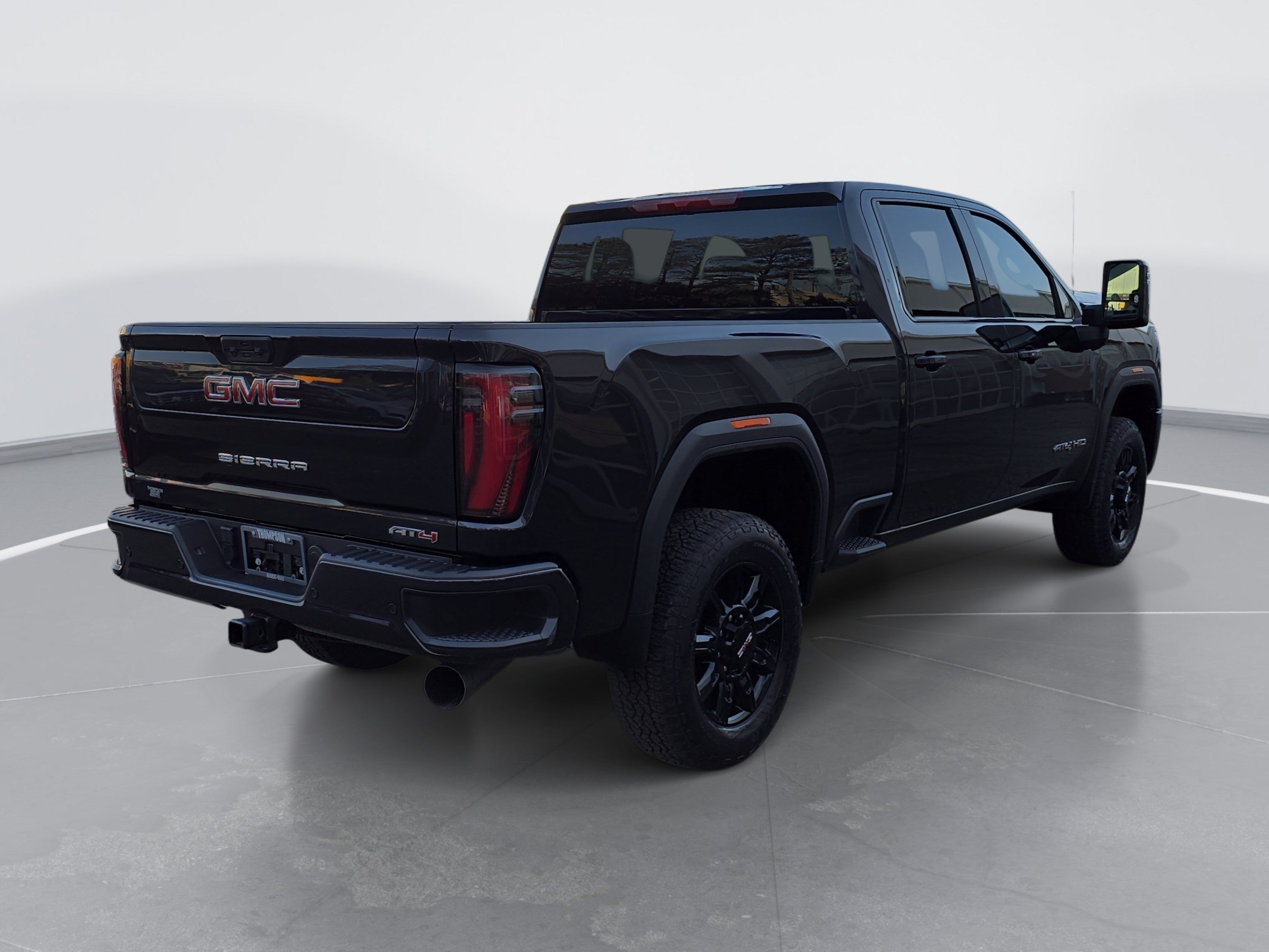 Used 2026 GMC Sierra 2500 AT4 AWD/4WD image 3
