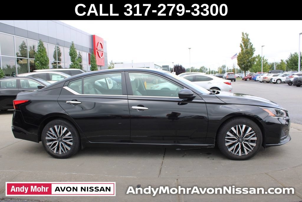 Used 2025 Nissan Altima 2.5 SV FWD image 6