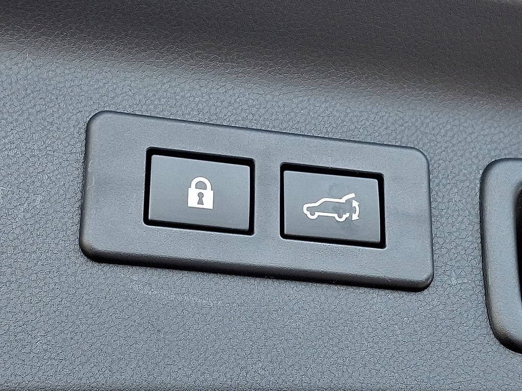 Used 2025 Subaru Forester Touring image 29