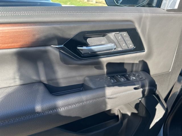 New 2026 GMC Yukon XL Denali w/ Denali Reserve Package image 12