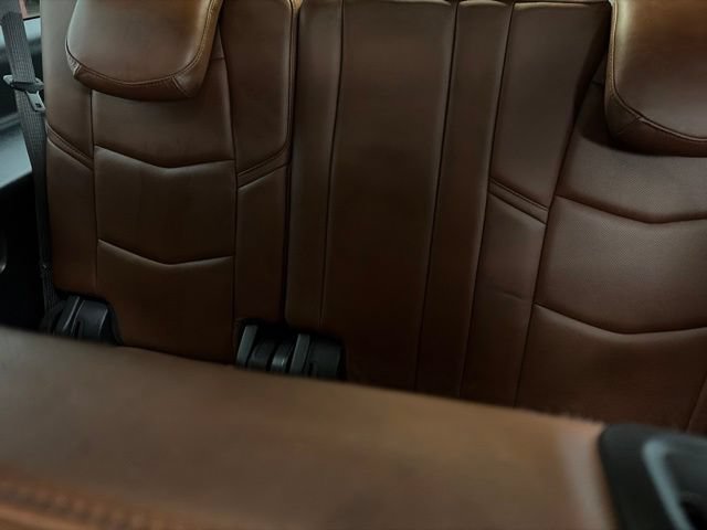 Used 2019 Cadillac Escalade ESV Luxury AWD/4WD image 32