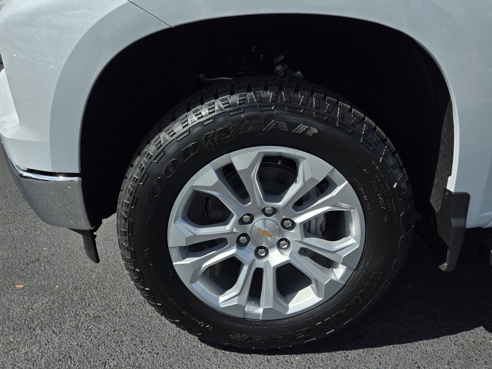 New 2026 Chevrolet Silverado 1500 LTZ w/ Technology Package AWD/4WD image 4
