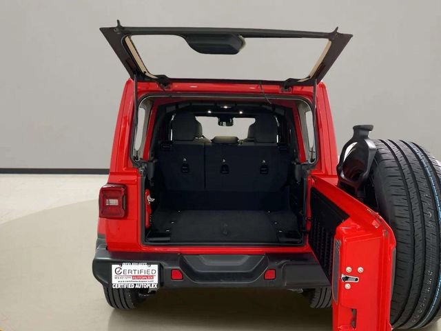 Used 2025 Jeep Wrangler Unlimited Sahara w/ Safety Group image 18