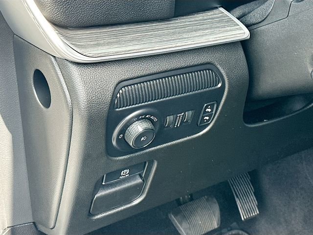 Used 2024 Jeep Wagoneer Series II w/ Flexible Seating Group image 10