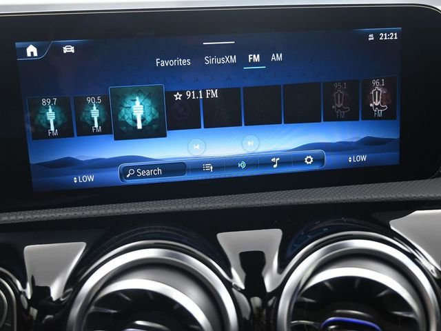 Used 2025 Mercedes-Benz CLA 250 image 32