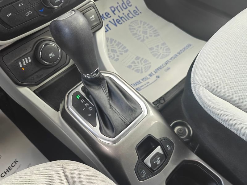 Used 2022 Jeep Renegade Latitude image 35