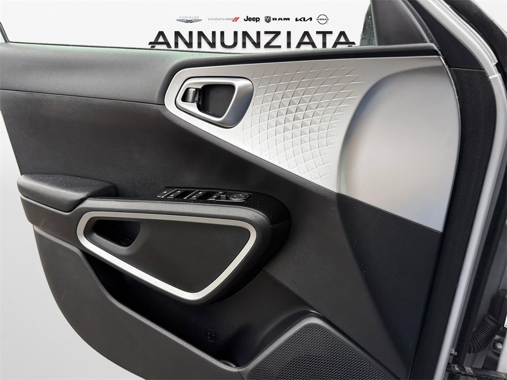 Certified 2021 Kia Soul LX image 28