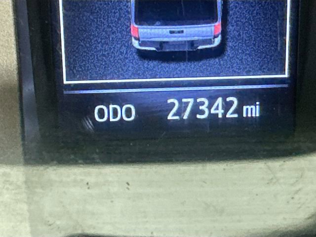 Used 2019 Toyota Tacoma TRD Sport w/ Technology Package image 12