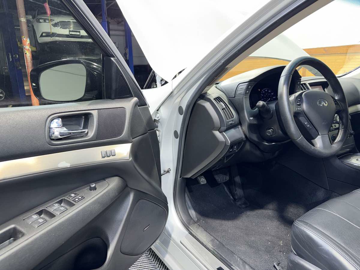 Used 2013 INFINITI G37 Journey w/ Premium Pkg RWD image 16