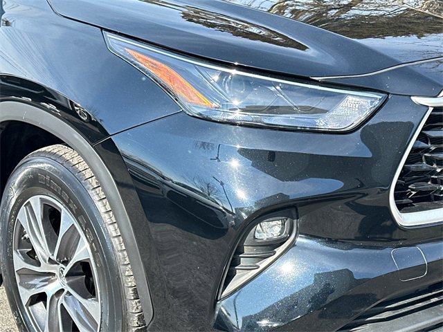 Used 2023 Toyota Highlander XLE image 11