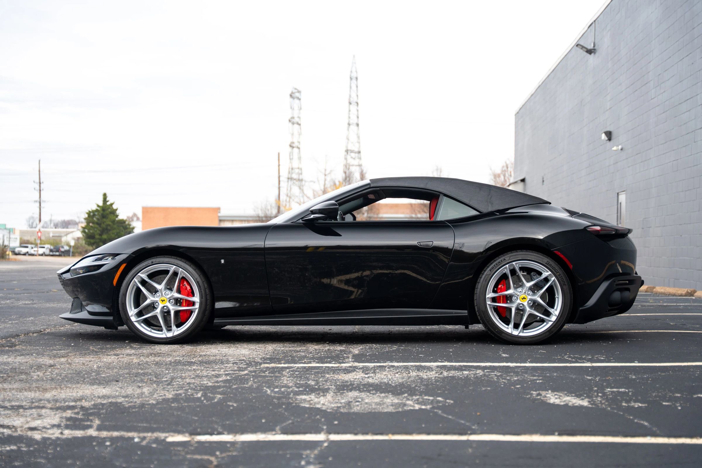 Used 2025 Ferrari Roma image 12
