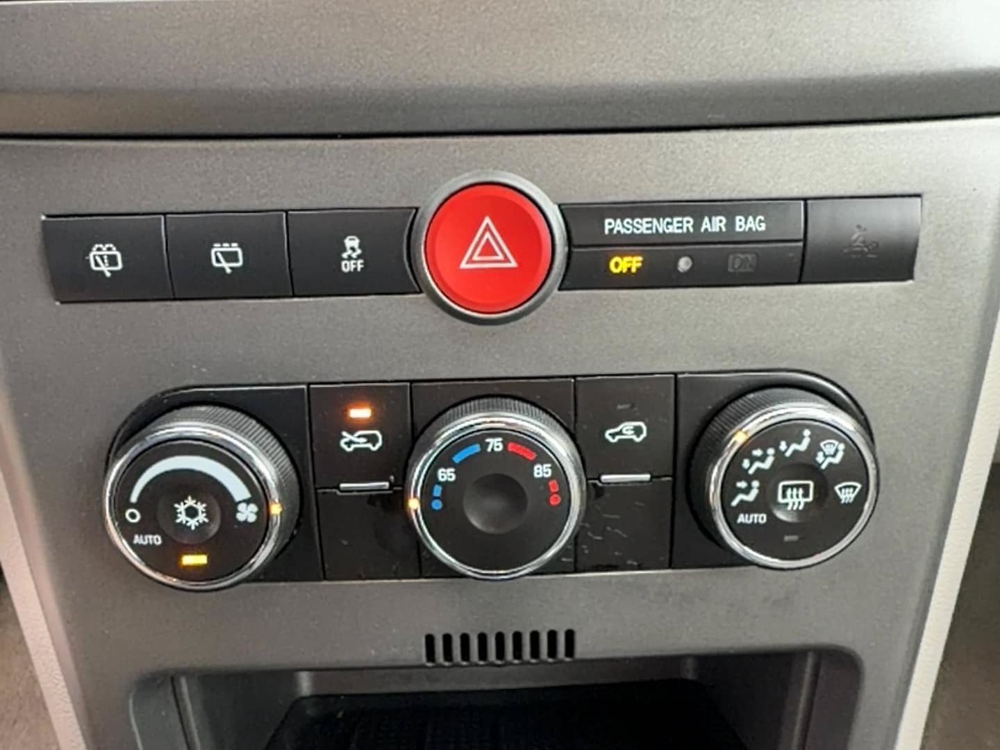 Used 2008 Saturn Vue XR FWD image 10
