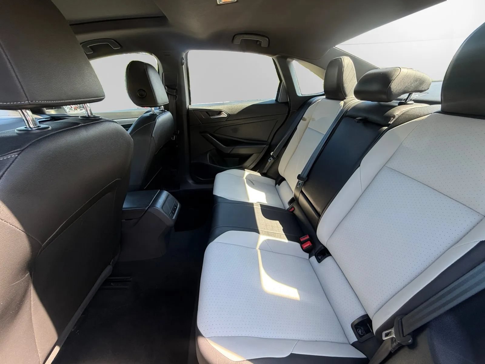 Used 2019 Volkswagen Jetta R-Line FWD image 15