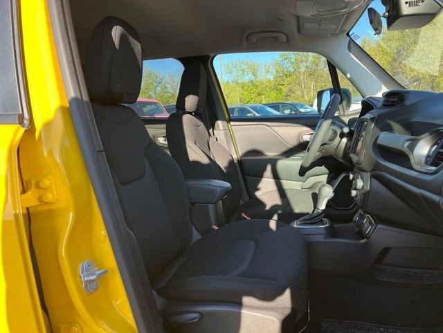 Used 2023 Jeep Renegade Latitude AWD/4WD image 14
