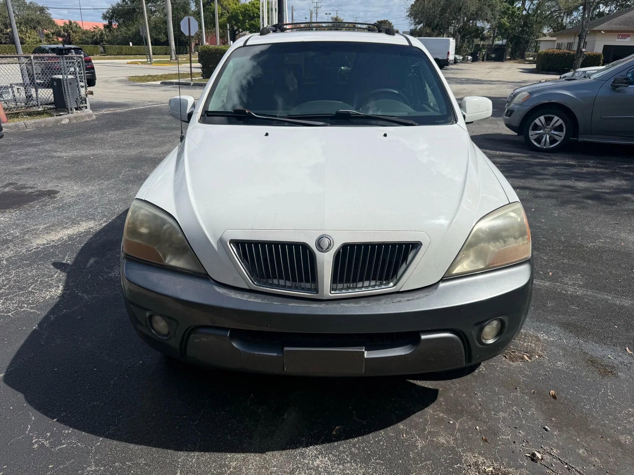 Used 2007 Kia Sorento EX w/ Luxury Pkg image 2