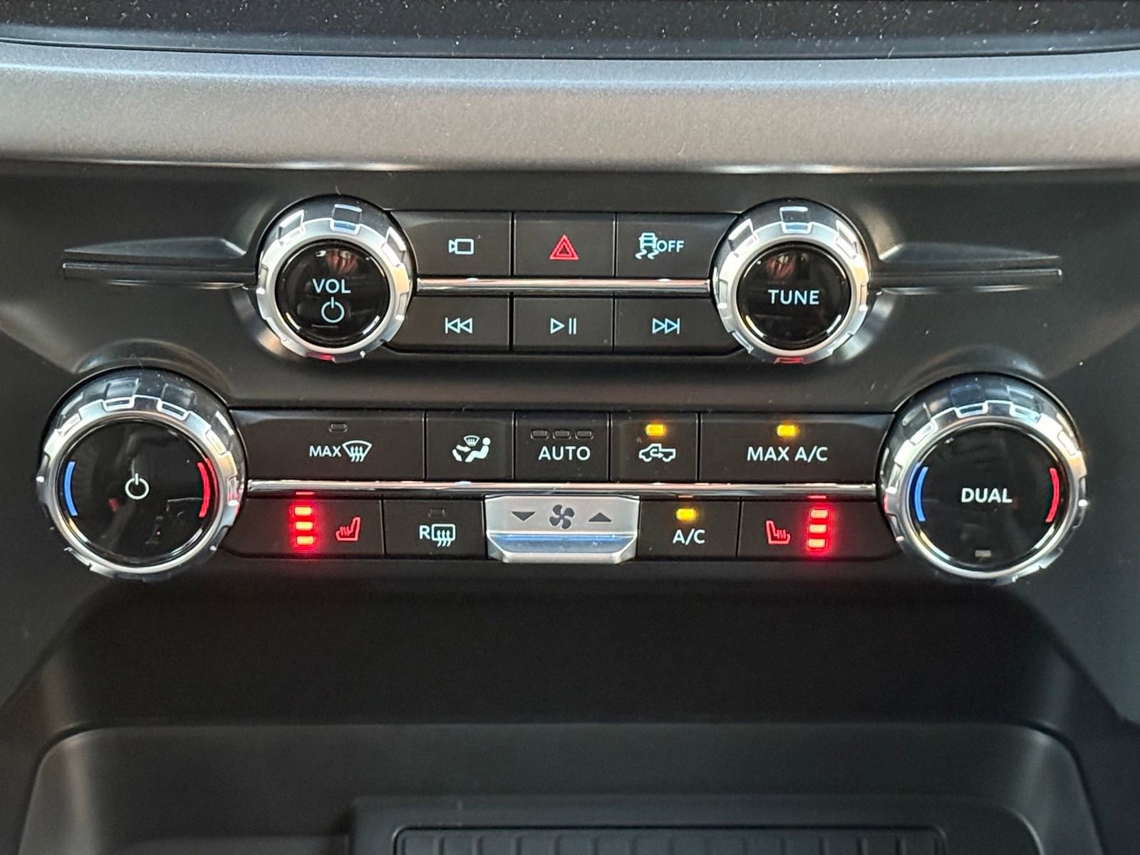 New 2025 Ford F150 XLT w/ Equipment Group 302A MID image 28