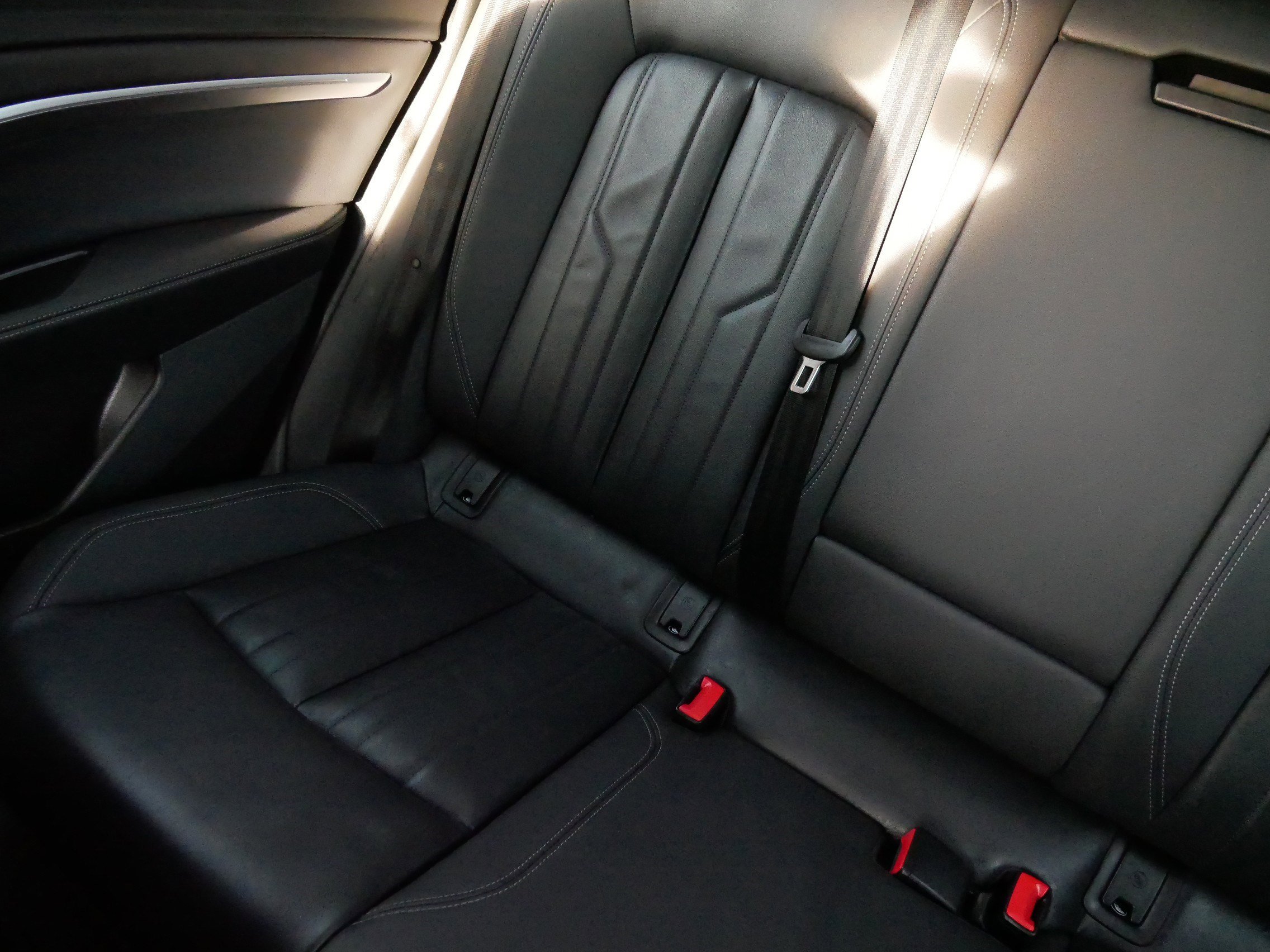 Used 2022 Audi e-tron Premium w/ Convenience Plus Package image 12