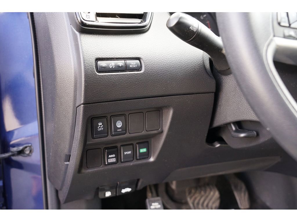 Used 2022 Nissan Rogue Sport S image 17