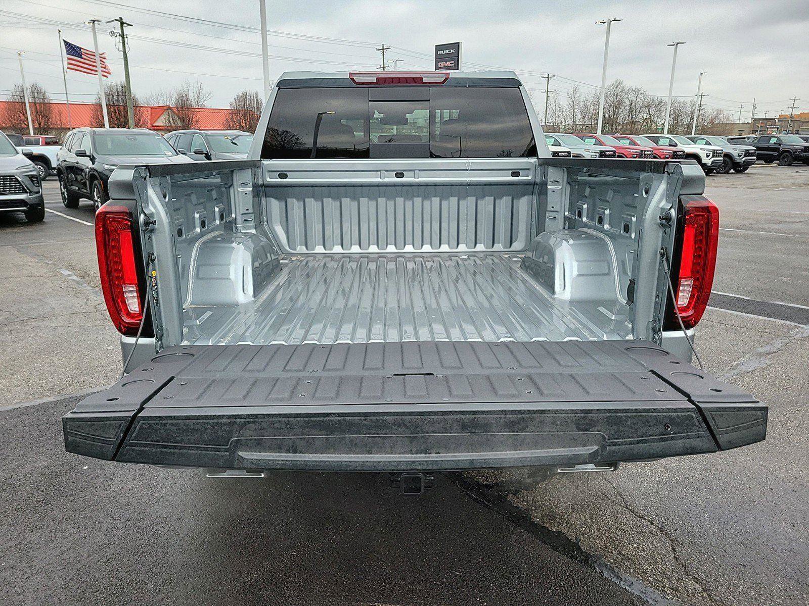 New 2026 GMC Sierra 1500 SLT w/ SLT Premium Package image 7