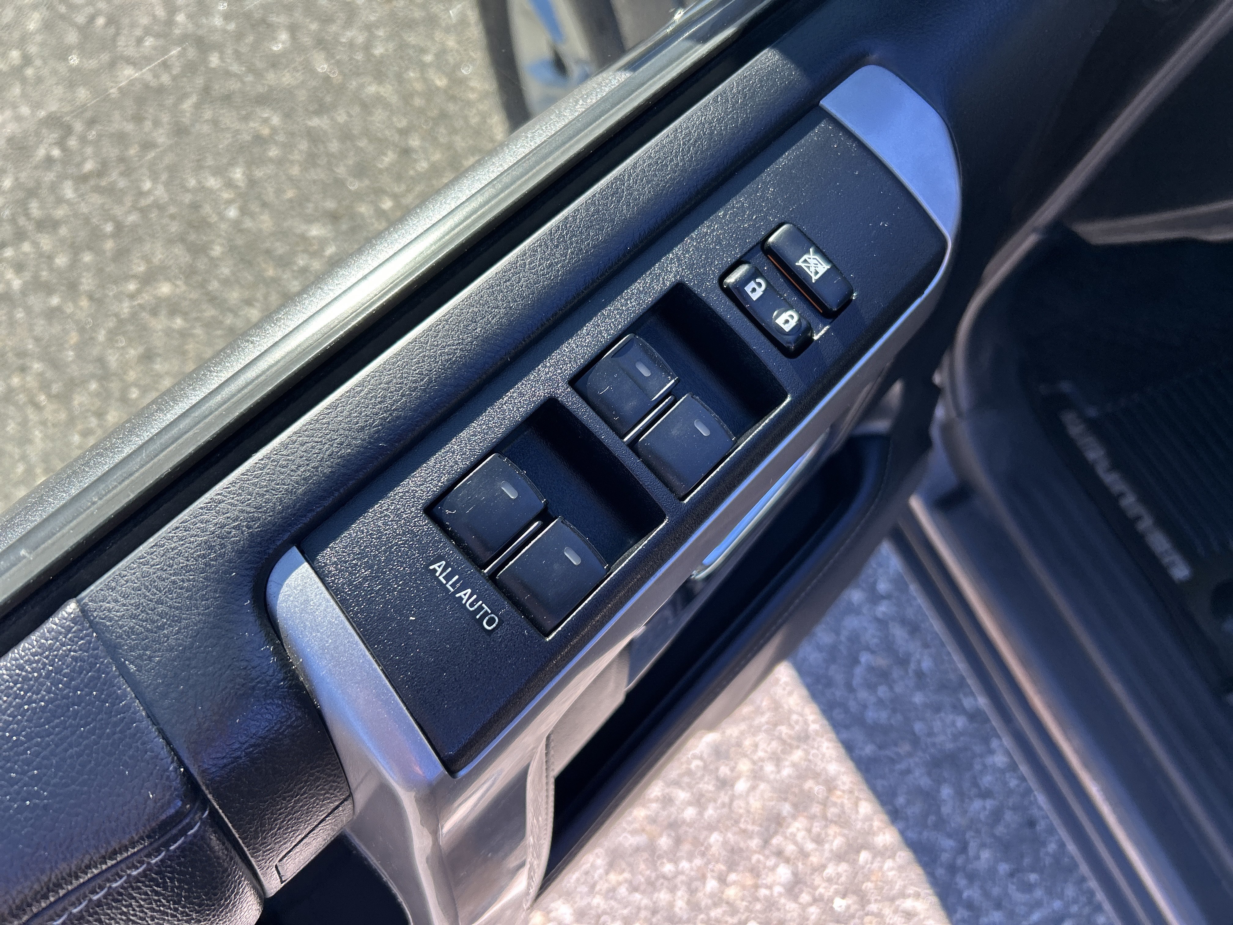 Used 2018 Toyota 4Runner SR5 Premium AWD/4WD image 20