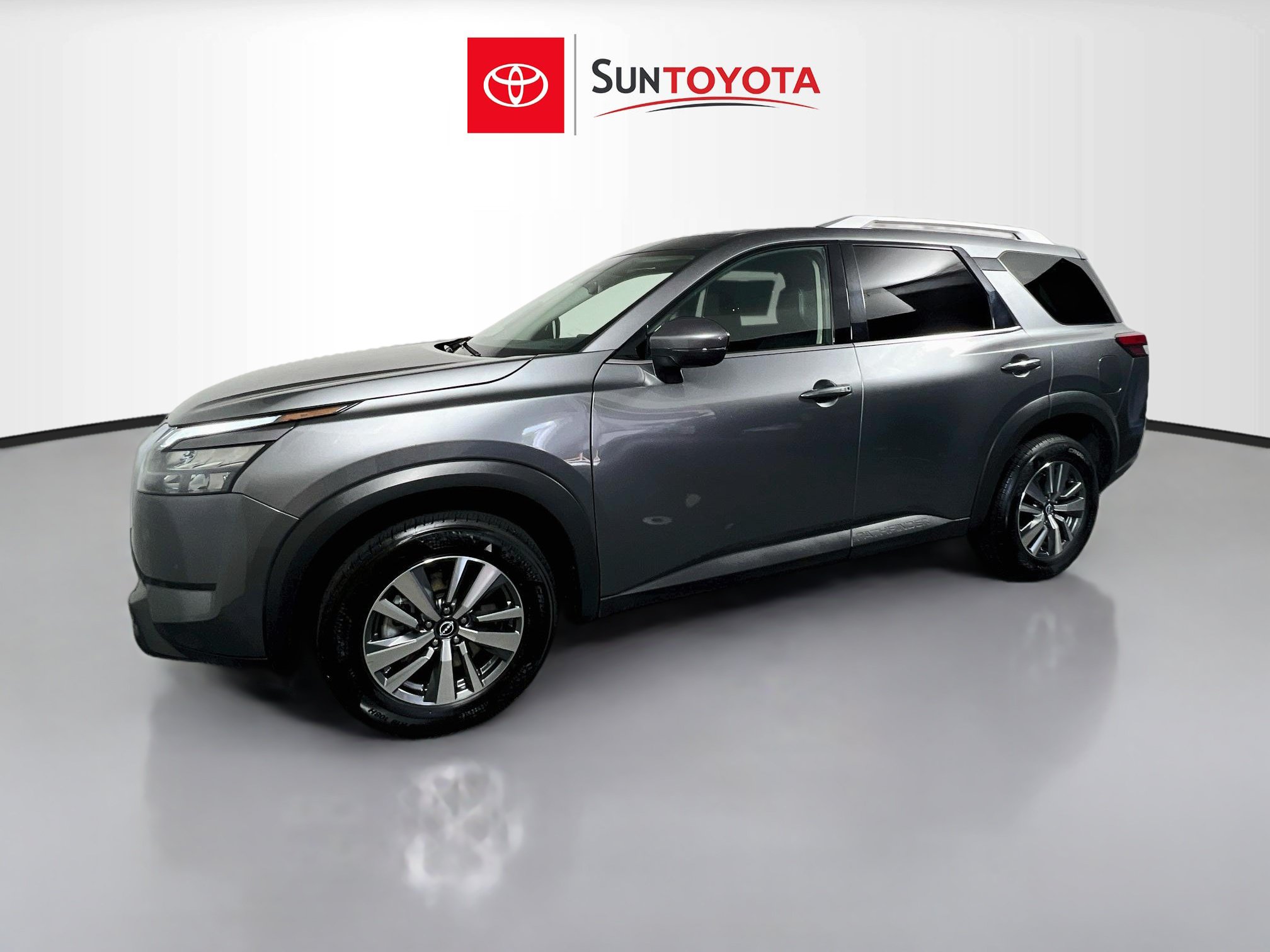 Used 2025 Nissan Pathfinder SL FWD image 9
