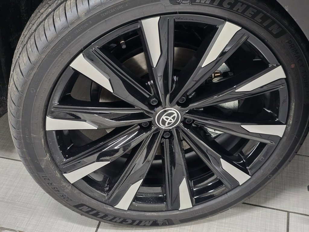 New 2026 Toyota Crown Platinum image 13