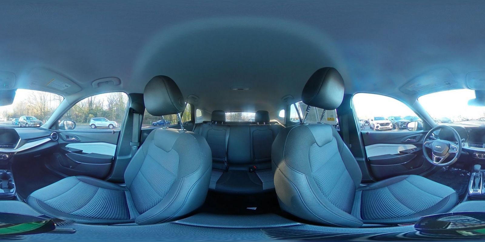 Used 2025 Chevrolet Trax LT w/ LT Convenience Package image 41