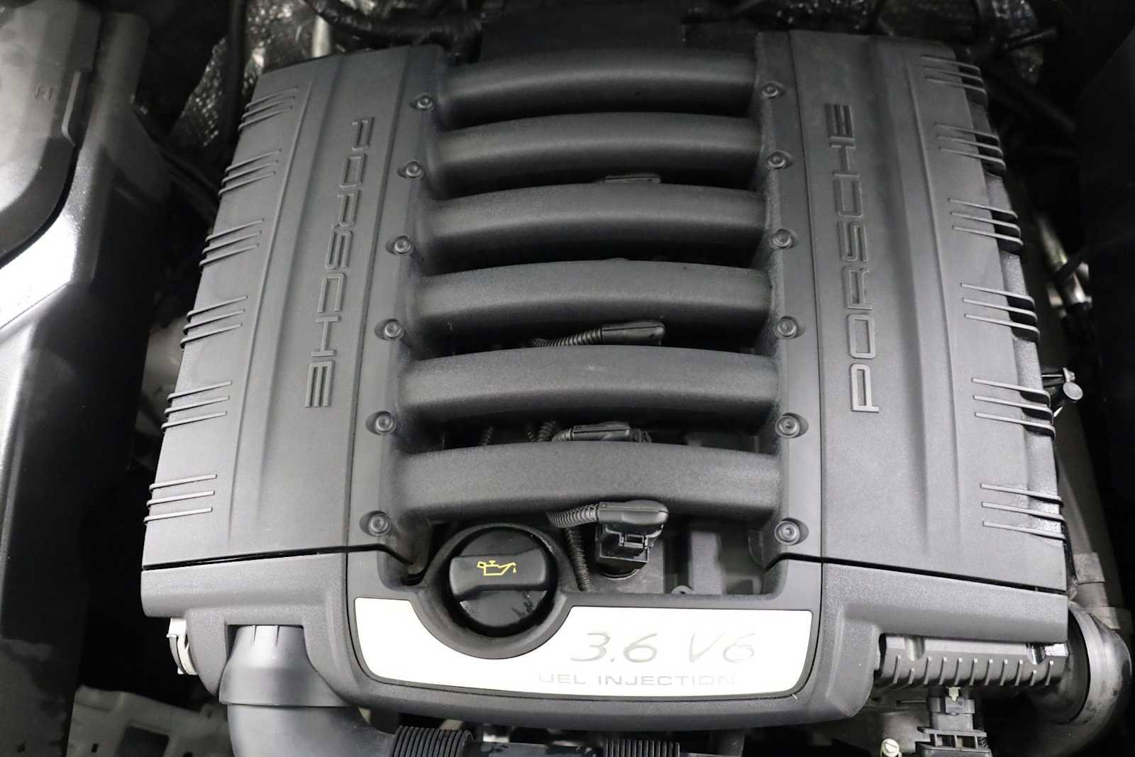 Used 2014 Porsche Cayenne AWD/4WD image 40