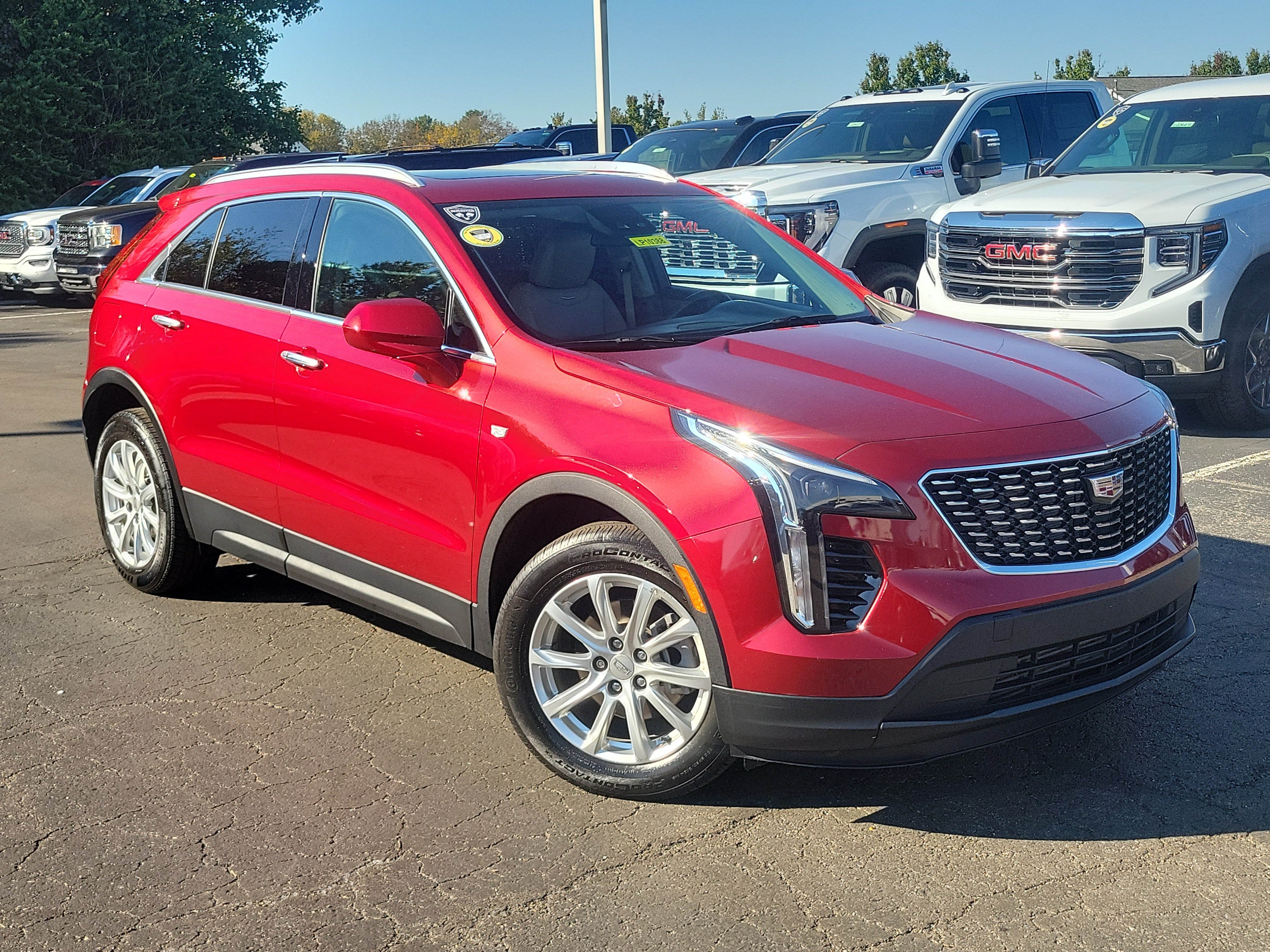 Used 2022 Cadillac XT4 Luxury w/ Cold Weather Package AWD/4WD image 33