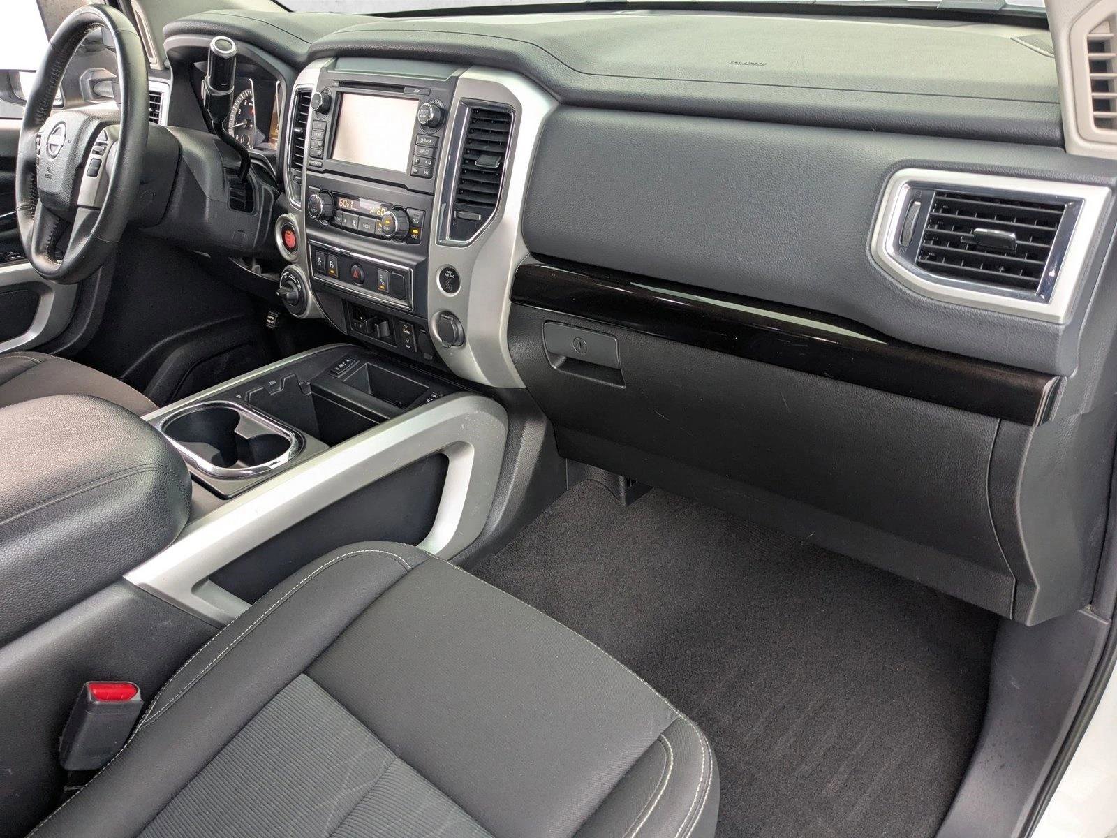 Used 2018 Nissan Titan SV w/ SV Convenience Package AWD/4WD image 19