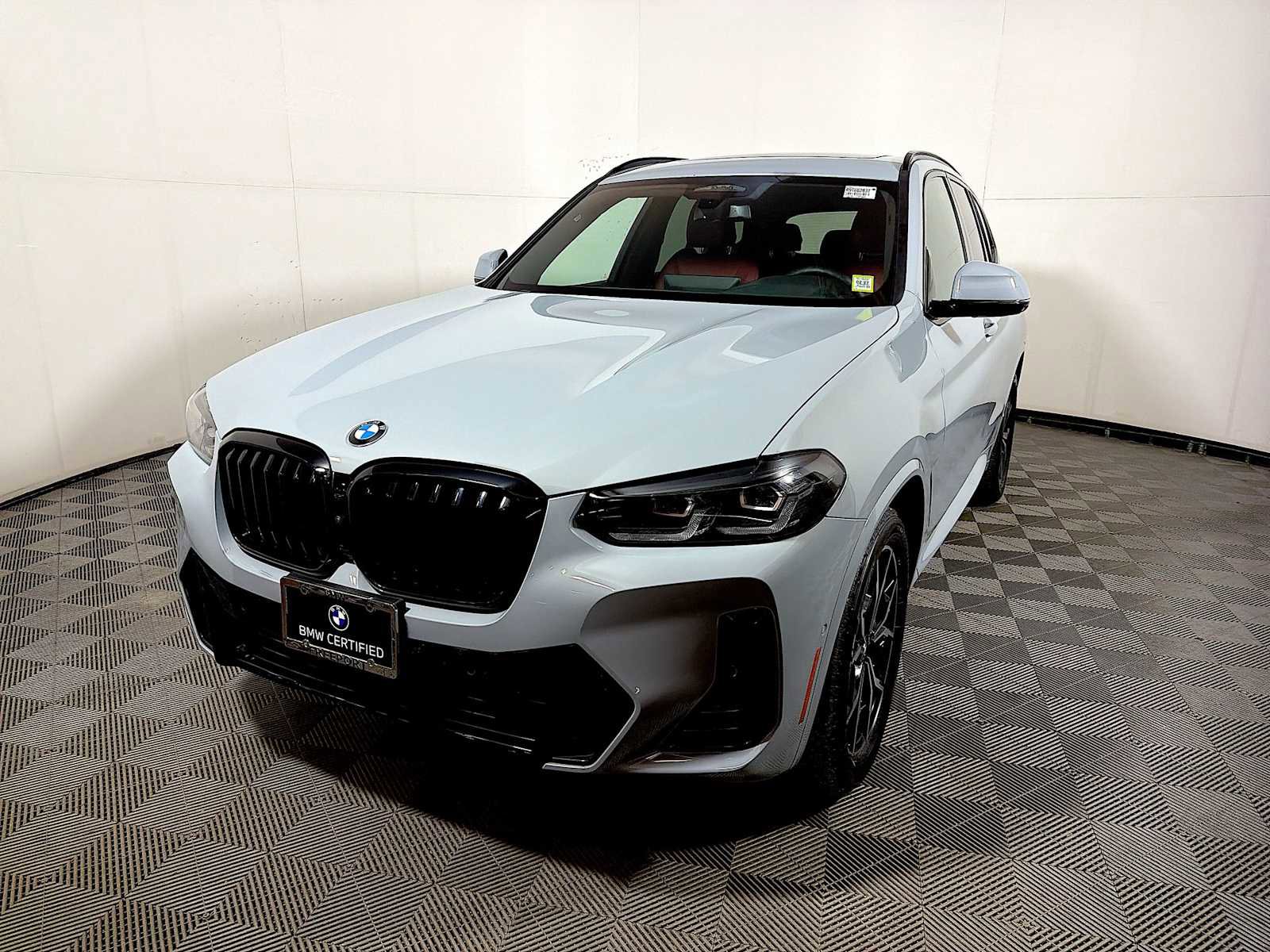 Certified 2024 BMW X3 xDrive30i w/ Premium Package image 3