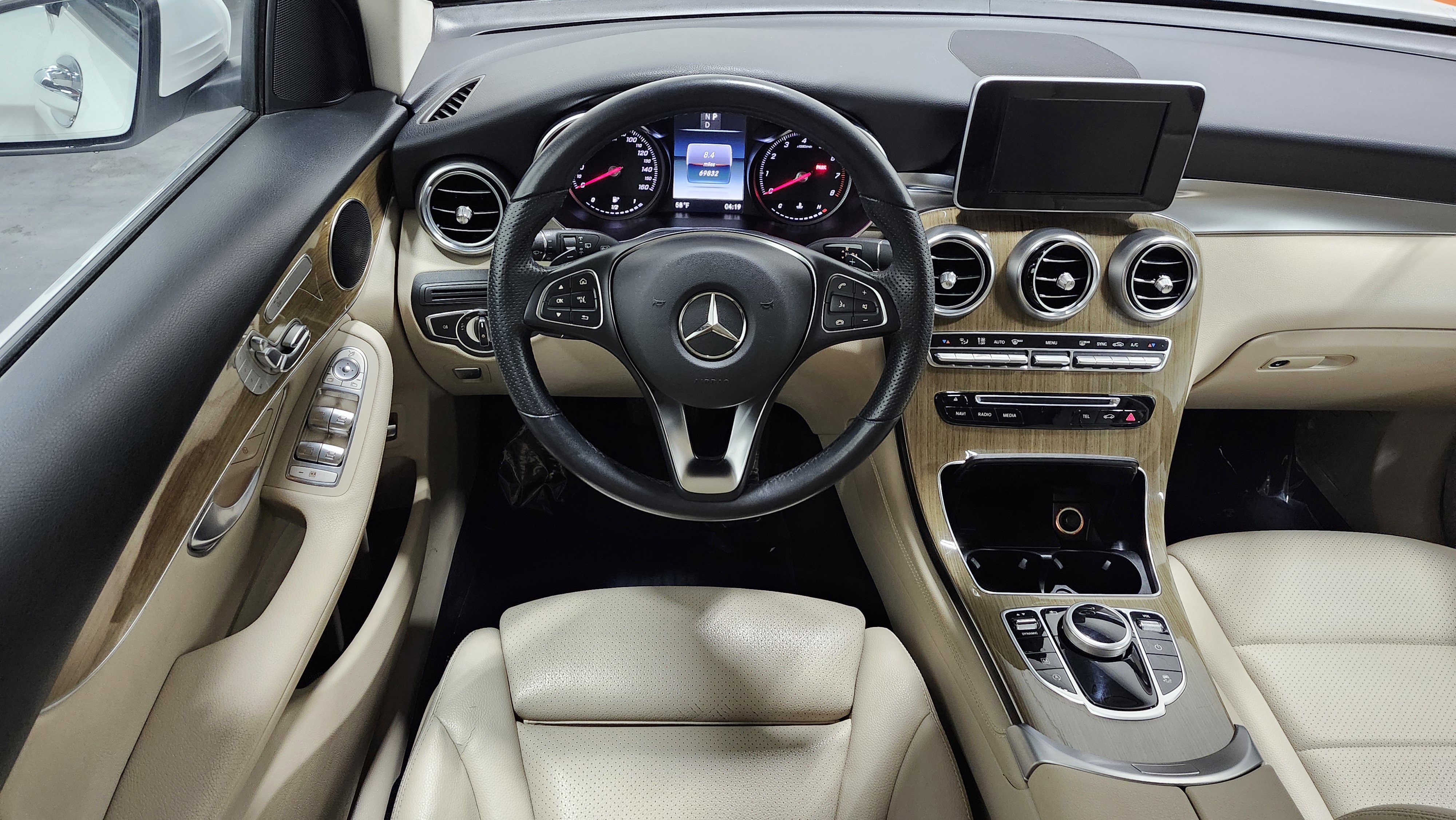 Used 2019 Mercedes-Benz GLC 300 w/ Premium Package image 25
