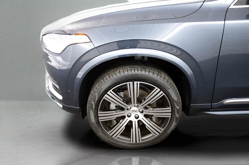 Certified 2025 Volvo XC90 B6 Plus w/ Protection Package Premier image 14