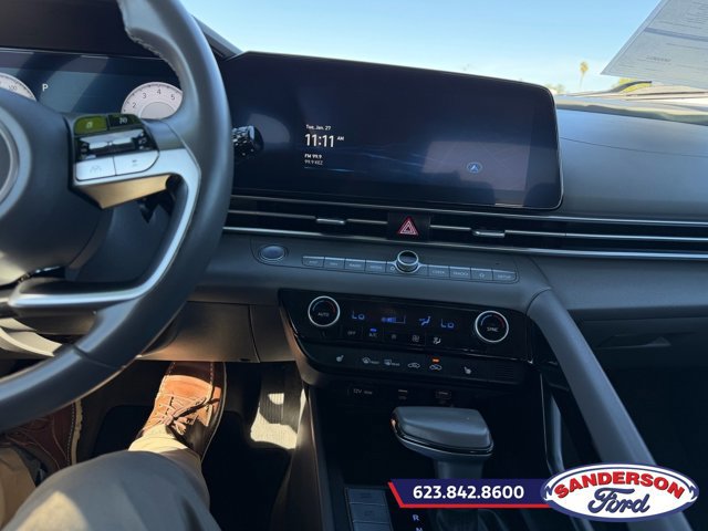 Used 2023 Hyundai Elantra SEL w/ Convenience Package image 17