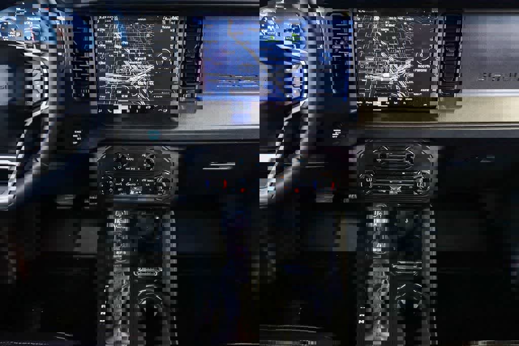 New 2025 Ford Bronco Badlands image 13