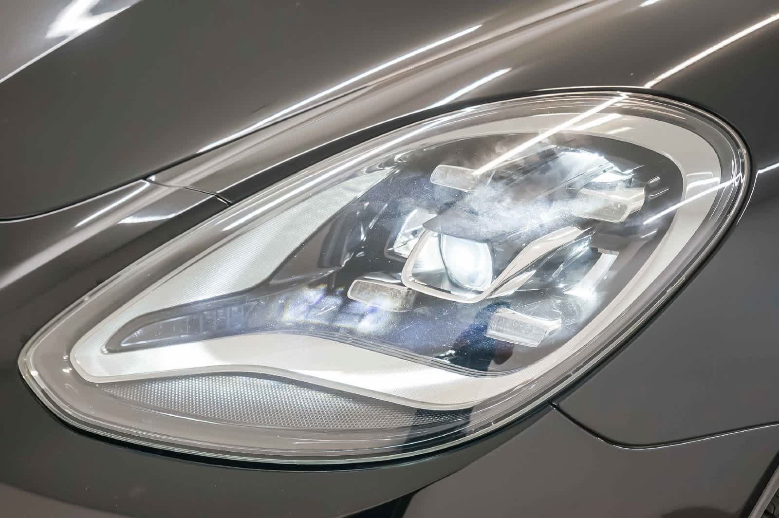 Certified 2023 Porsche Panamera Platinum Edition RWD image 15