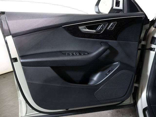 Used 2023 Audi Q8 Premium w/ Convenience Package AWD/4WD image 26