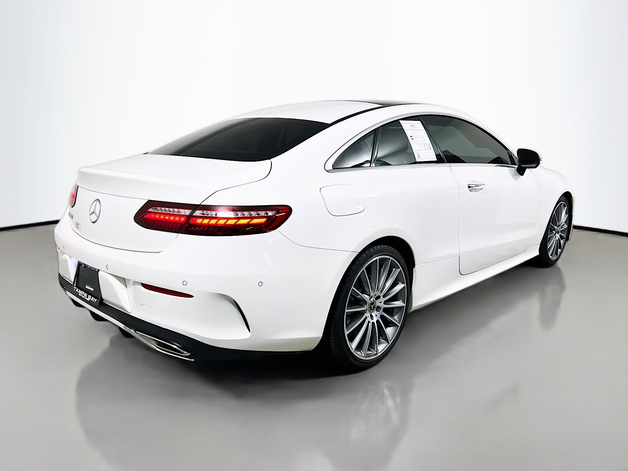 Used 2022 Mercedes-Benz E 450 Coupe image 4