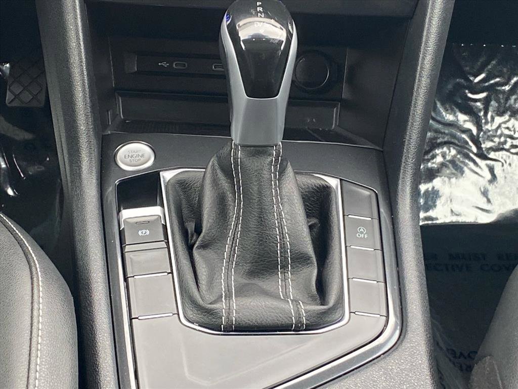 Certified 2023 Volkswagen Tiguan SE w/ Panoramic Sunroof Package FWD image 10