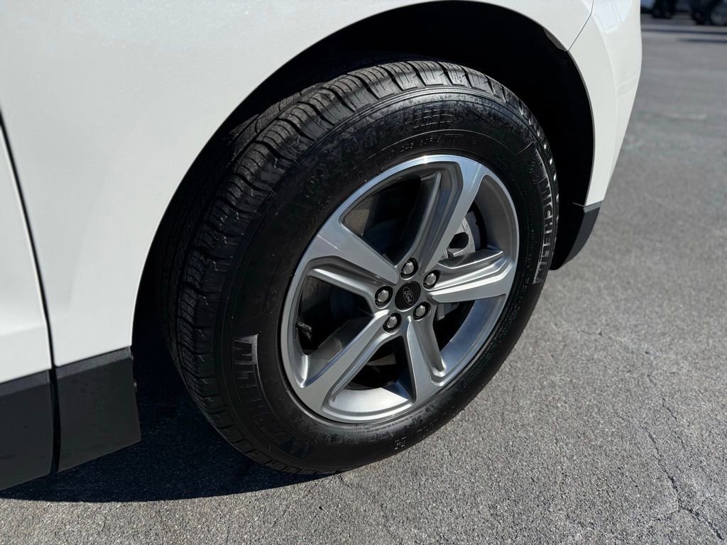 Used 2023 Ford Edge SEL w/ Convenience Package image 10